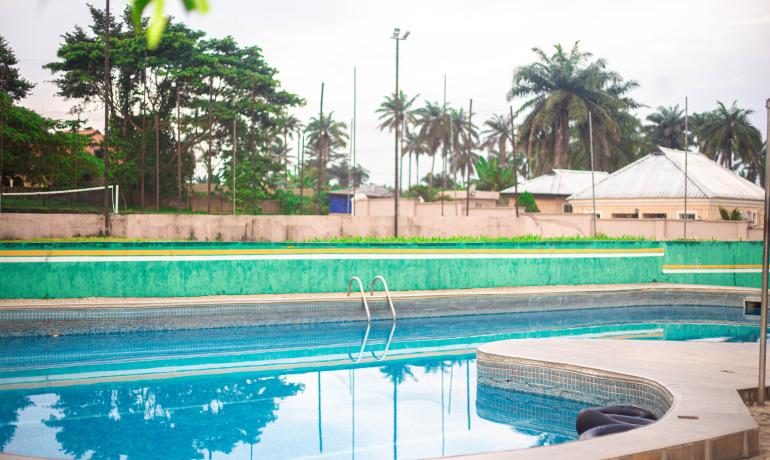 Pool Lounge